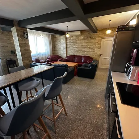 - & 3br Near Apartament