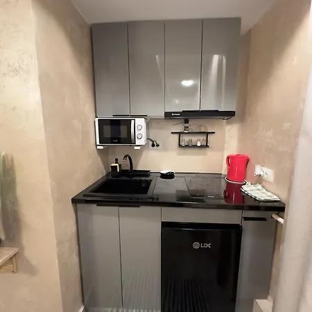 - & 3br Near Konstanca