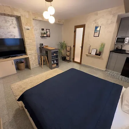 - & 3br Near Konstanca