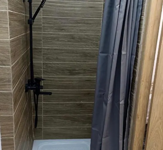 شقة - & 3br Near *