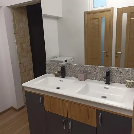 Central Residence - Studio & 3Br Apartment Near Beach Constanta