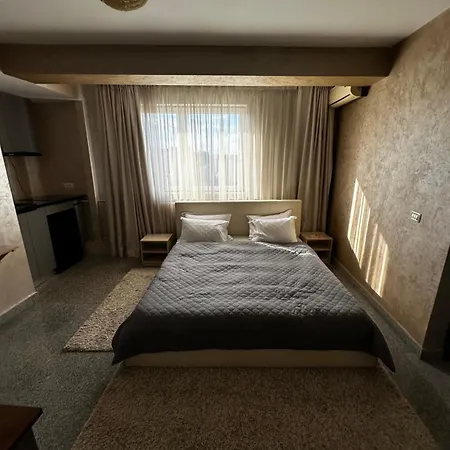 Central Residence - Studio & 3Br Apartment Near Beach Apartment *