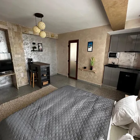 Central Residence - Studio & 3Br Apartment Near Beach