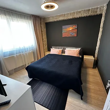 Central Residence - Studio & 3Br Apartment Near Beach Apartment