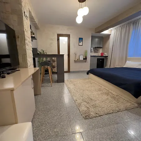 - & 3br Near *