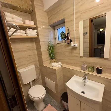 - & 3br Near 公寓