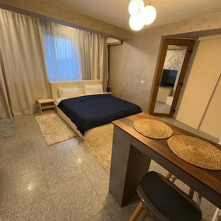 - & 3br Near Διαμέρισμα