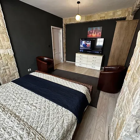 شقة - & 3br Near *