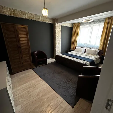 شقة - & 3br Near