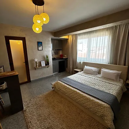 - & 3br Near Apartment Constanţa
